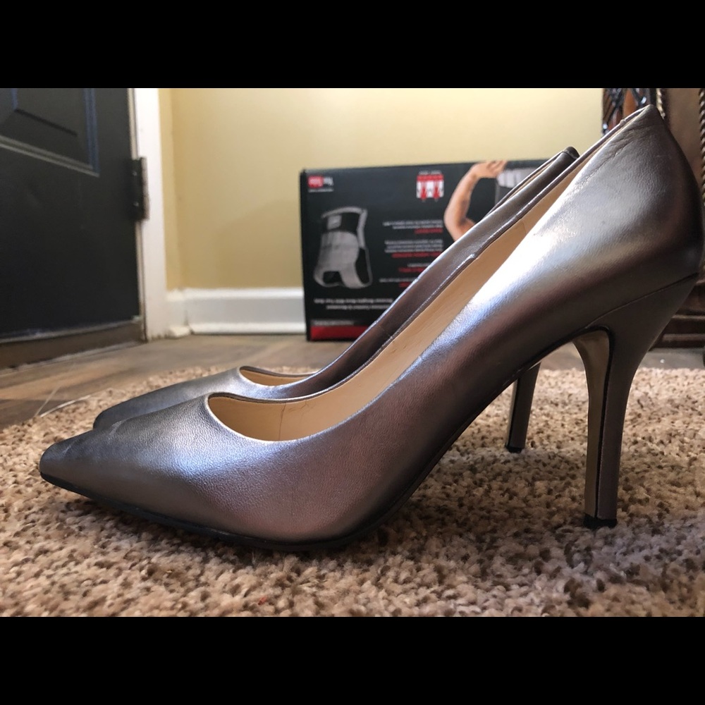 Gray heels